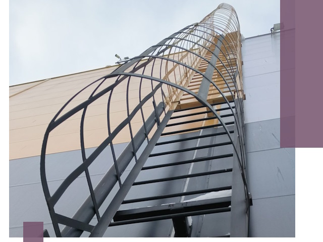 Изготовление и монтаж пожарных лестниц в Уссурийске профессионально