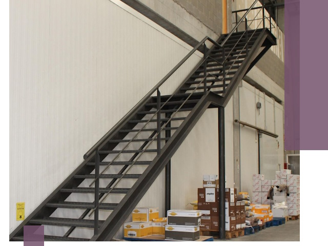 Лестницы для производства в Уссурийске — изготовление и монтаж