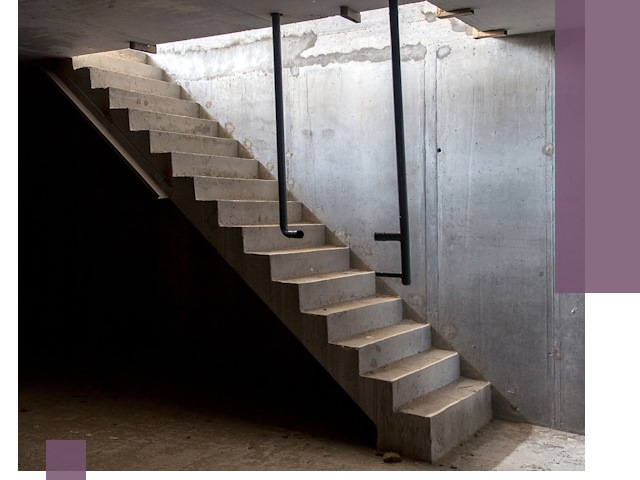 Изготовление и монтаж лестниц в подвале в Уссурийске