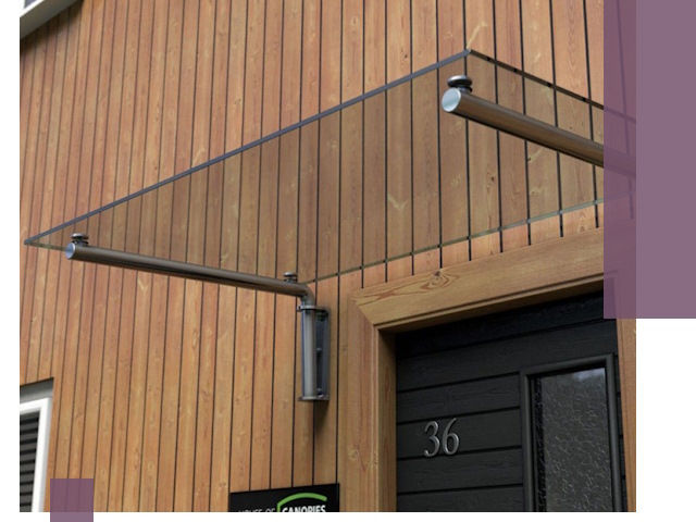 Стеклянные козырьки на входы и фасады в Уссурийске