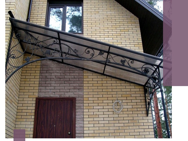 Односкатные козырьки из металла под ключ в Уссурийске