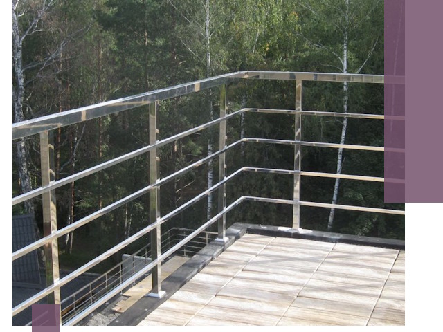 Парапеты из нержавеющей стали в Уссурийске — изготовление и монтаж