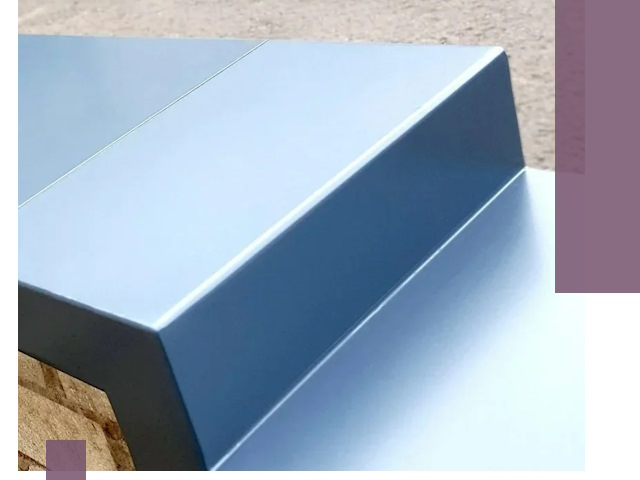 Крышки на парапет в Уссурийске: изготовление и монтаж под ключ