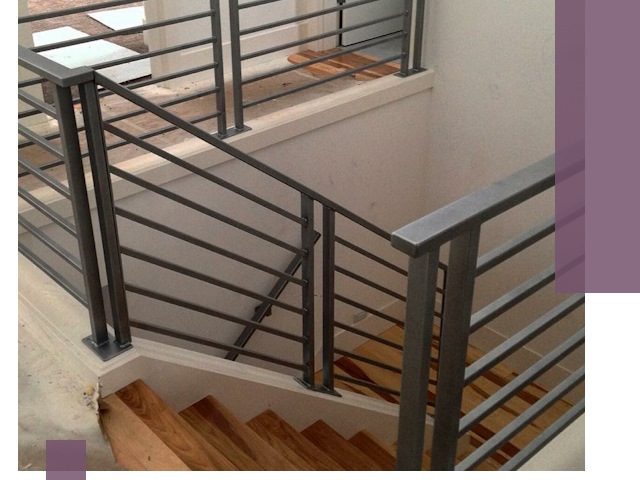 Изготовление поручней из металла и дерева в Уссурийске